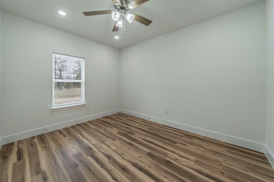 Spacious, unfurnished interior of a new home in , Log Cabin (Image 5).