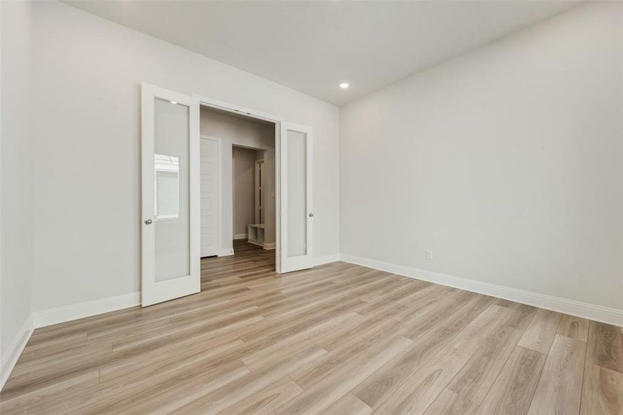 Spacious, unfurnished interior of a new home in Bayside, Rowlett (Image 26).