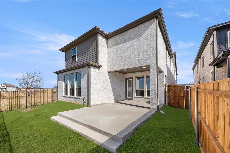 26_27. 713 Valley Pines - Back