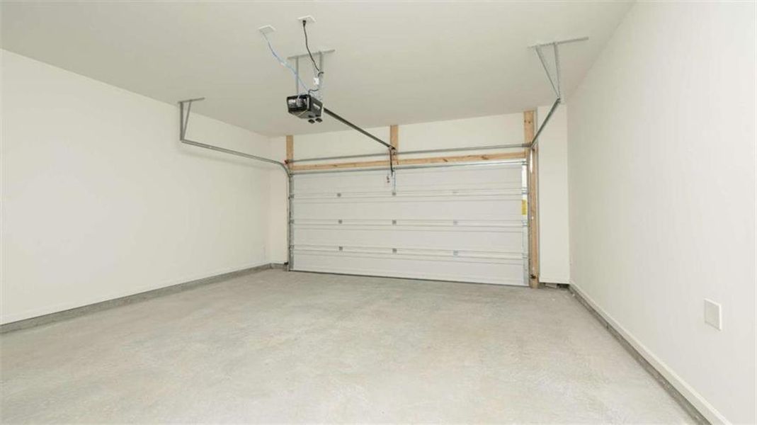 Spacious, unfurnished interior of a new home in Benteen Reserve, Atlanta (Image 20).