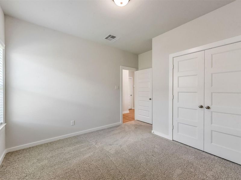 Spacious, unfurnished interior of a new home in River Ranch Meadows, Dayton (Image 38).