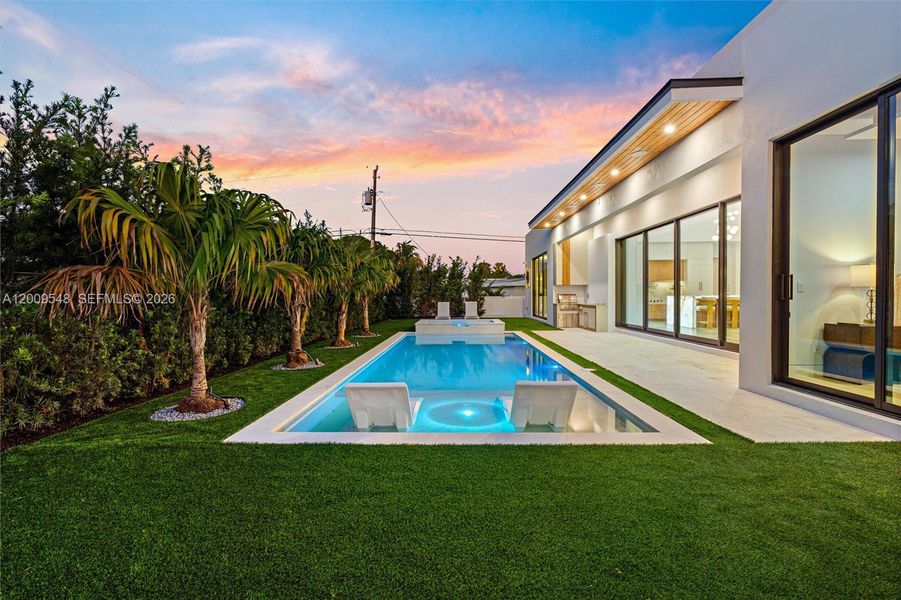 Exterior details and patio area of a home in , Wilton Manors (Image 28). Exterior details and patio area of a home in , Wilton Manors (Image 28).