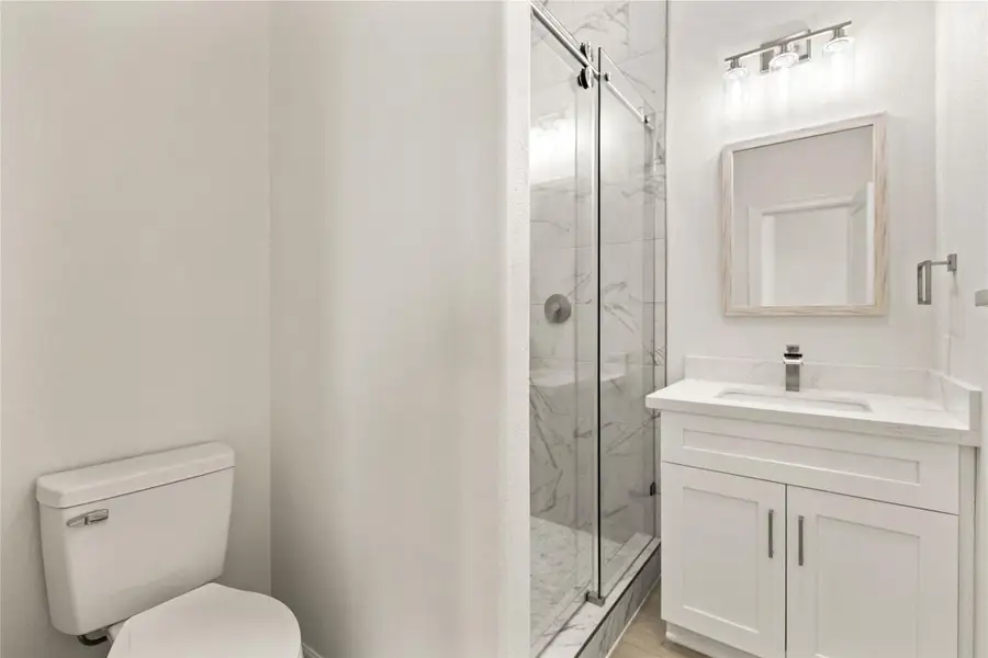 Furnished interior view inside a new home in , Freeport (Image 7).