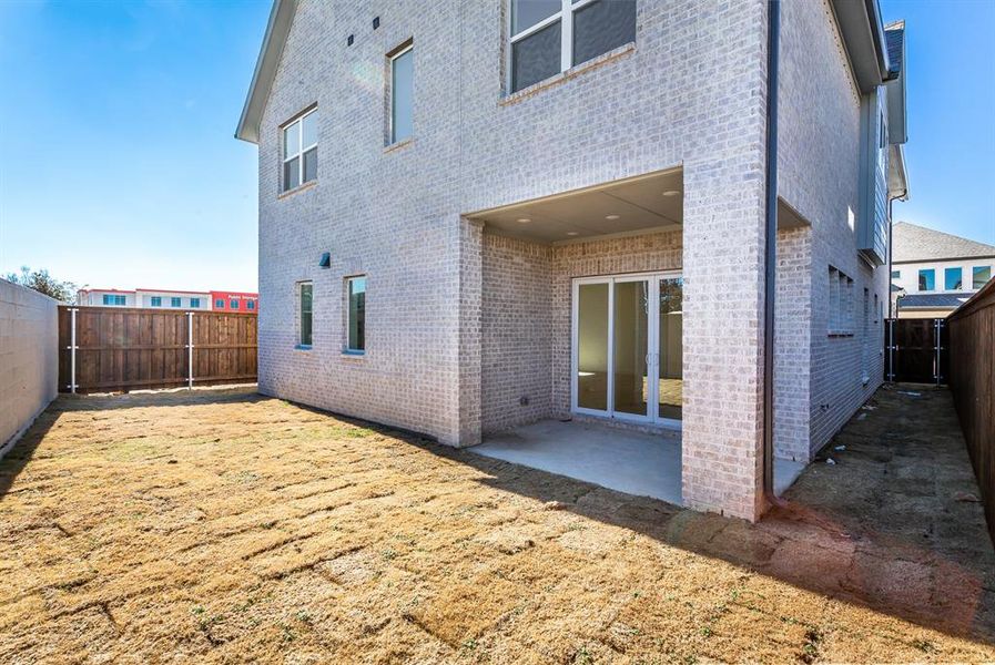 Exterior details and patio area of a home in , Richardson (Image 4).