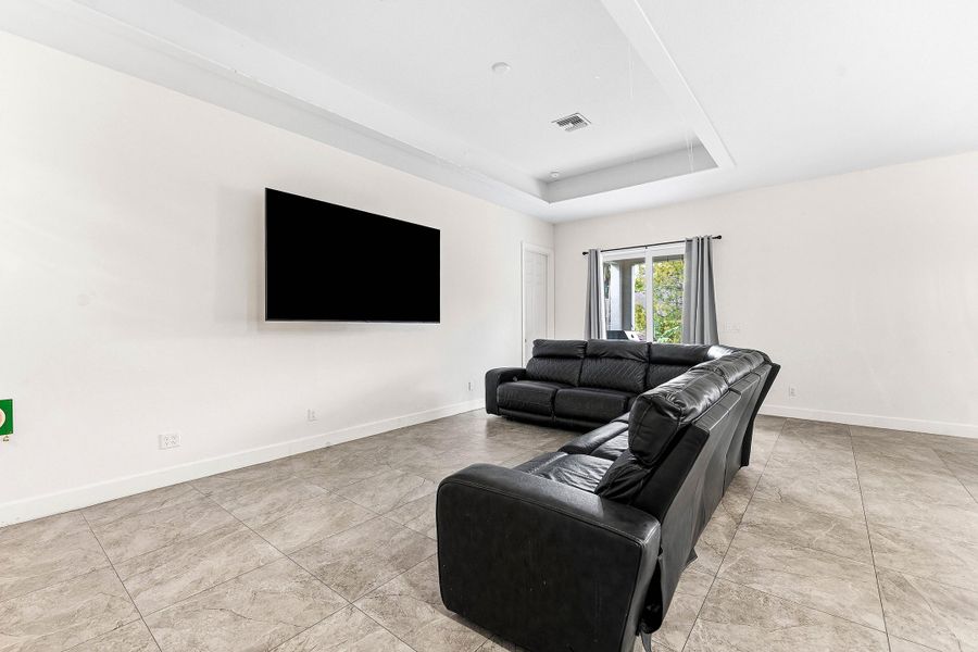 011-2366SouthwestBlaineTerrace-PortStLuc