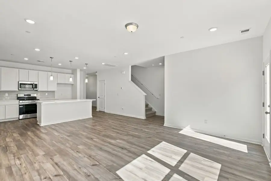 Spacious, unfurnished interior of a new home in Laurelwood Park, Gallatin (Image 16).