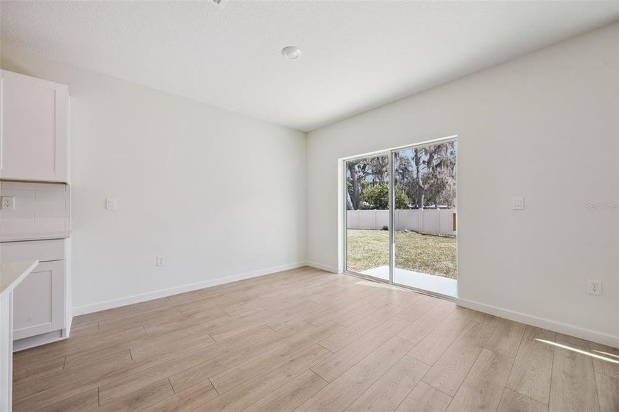 Spacious, unfurnished interior of a new home in Bradbury Estates, Sanford (Image 35).