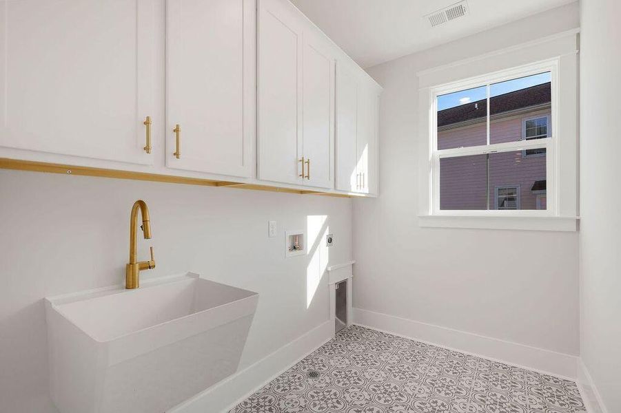 Furnished interior view inside a new home in Kings River Preserve, Hollywood (Image 12).