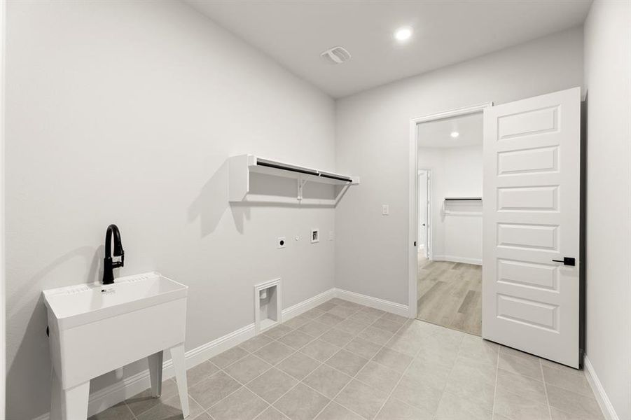 24. 6625 Emerson - Utility