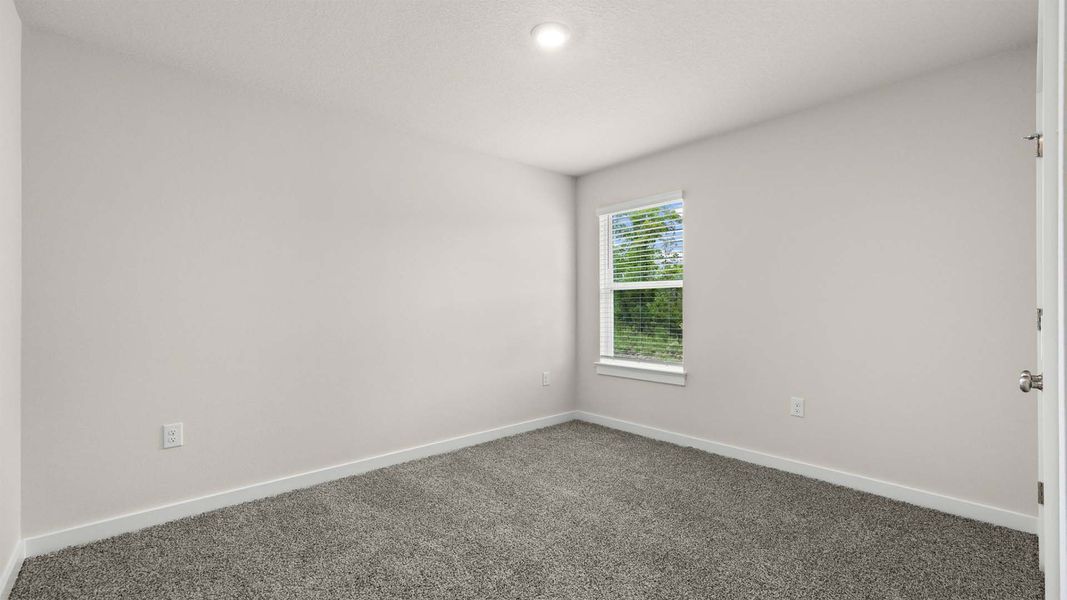 Spacious, unfurnished interior of a new home in Sunny Hills, Chipley (Image 26).