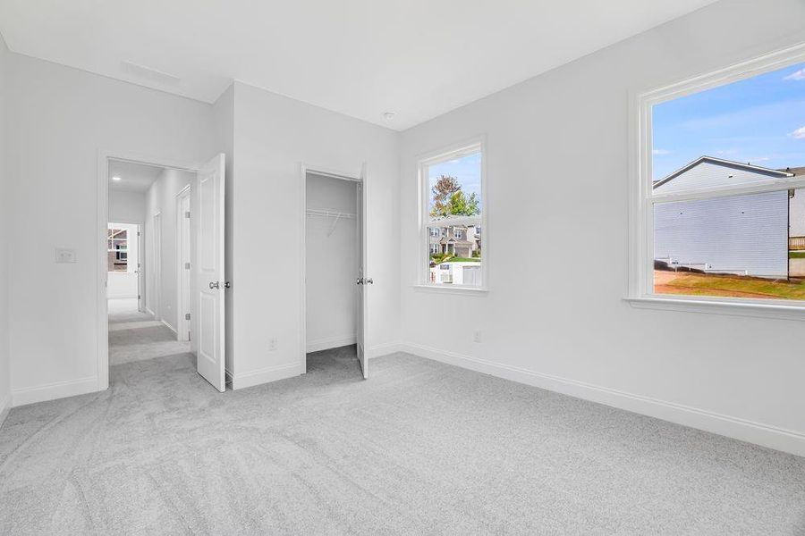 Spacious, unfurnished interior of a new home in Falls Creek, Flowery Branch (Image 36).