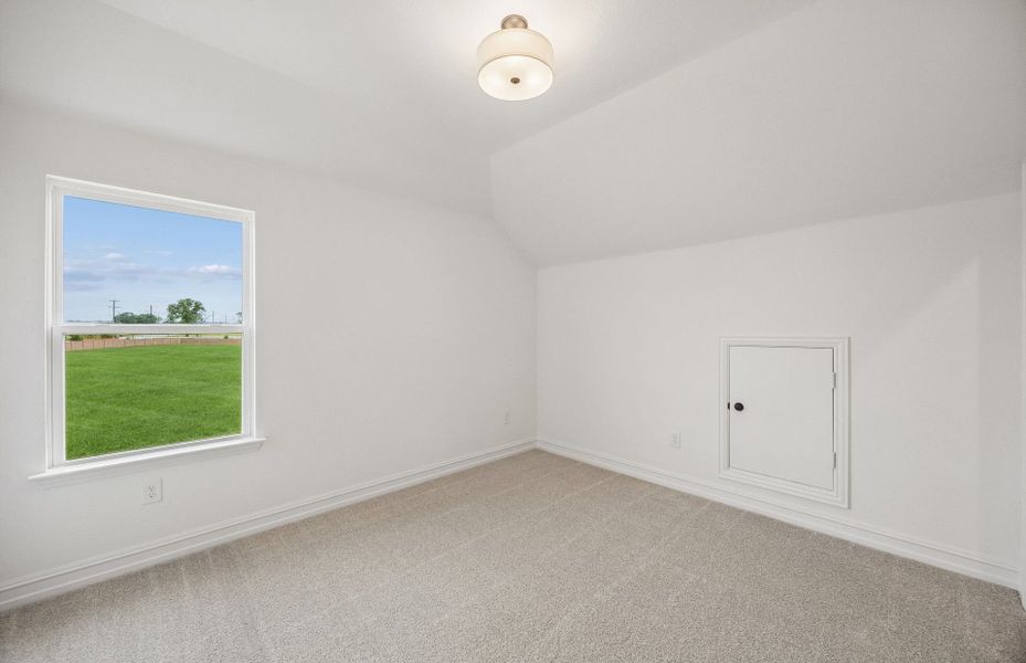 Representative unfurnished interior of a home built from the Sanford by Pulte Homes in Ribbonwood, Aubrey (Image 31).