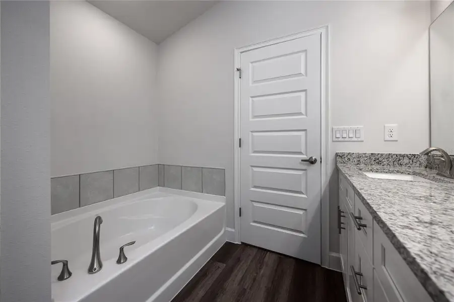 Furnished interior view inside a new home in Savannah Station, Alachua (Image 4).