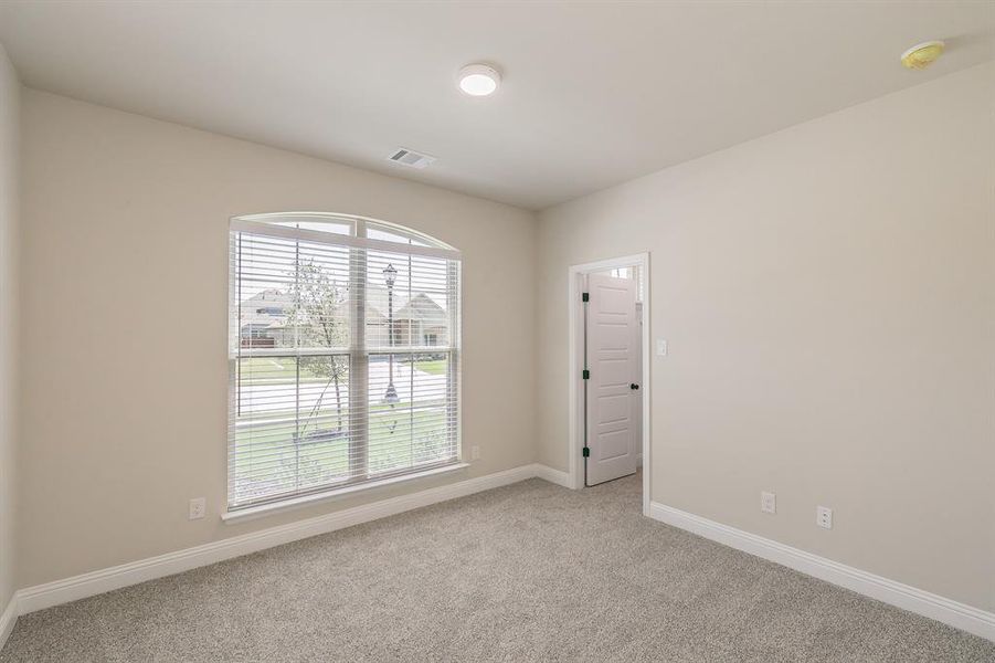 Spacious, unfurnished interior of a new home in , Alvarado (Image 33).