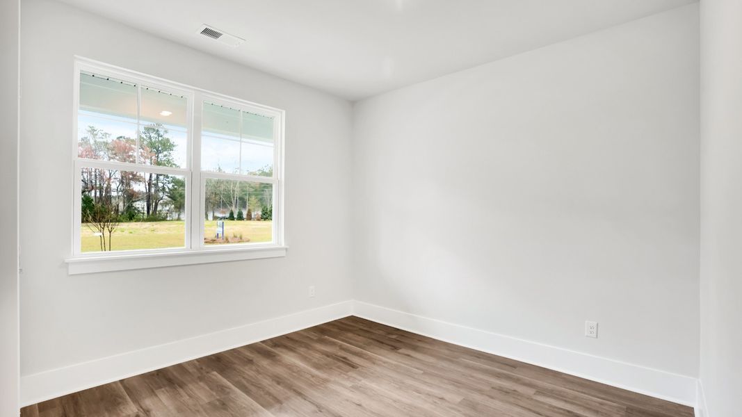 Spacious, unfurnished interior of a new home in Rolling Hills, Bolivia (Image 19).
