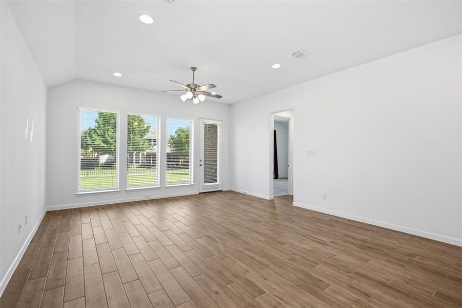 Spacious, unfurnished interior of a new home in Devonshire, Forney (Image 16).
