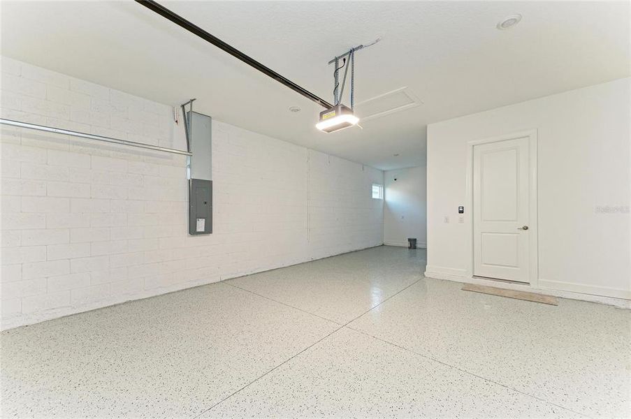 Spacious, unfurnished interior of a new home in Esplanade at Azario Lakewood Ranch, Lakewood Ranch (Image 48). Spacious, unfurnished interior of a new home in Esplanade at Azario Lakewood Ranch, Lakewood Ranch (Image 48).