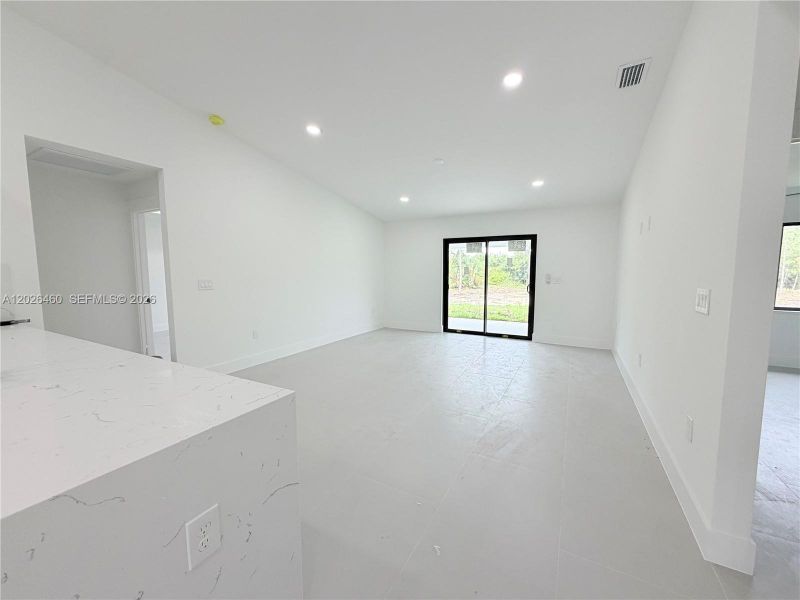 Spacious, unfurnished interior of a new home in , Lehigh Acres (Image 41).