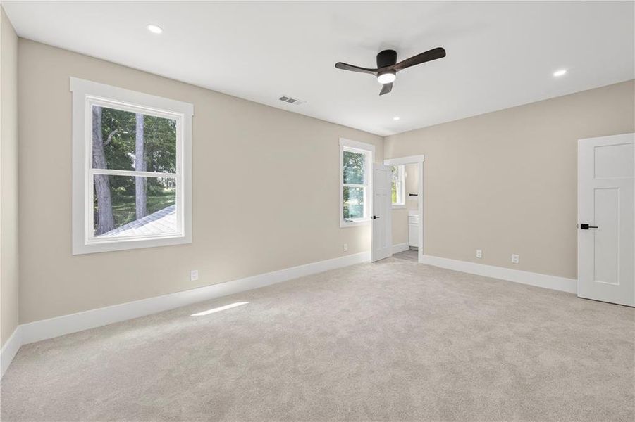 Spacious, unfurnished interior of a new home in , Marietta (Image 86).