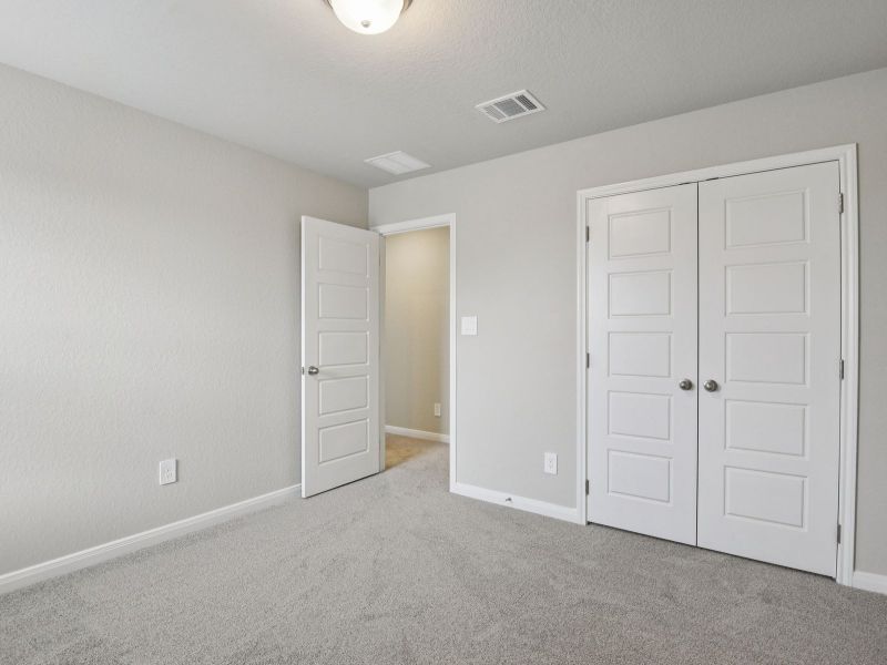 Spacious, unfurnished interior of a new home in Catalina, Converse (Image 32).