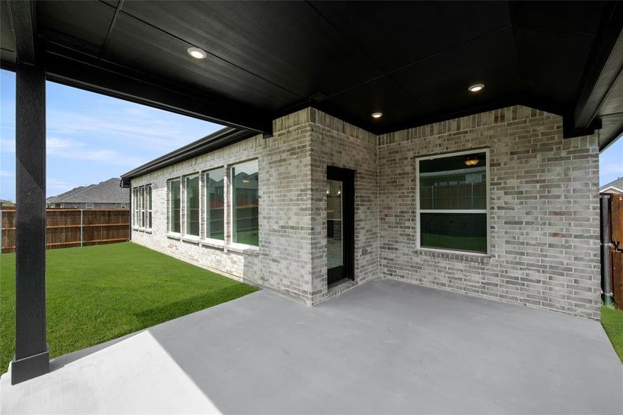 4324 Knight- Patio-1