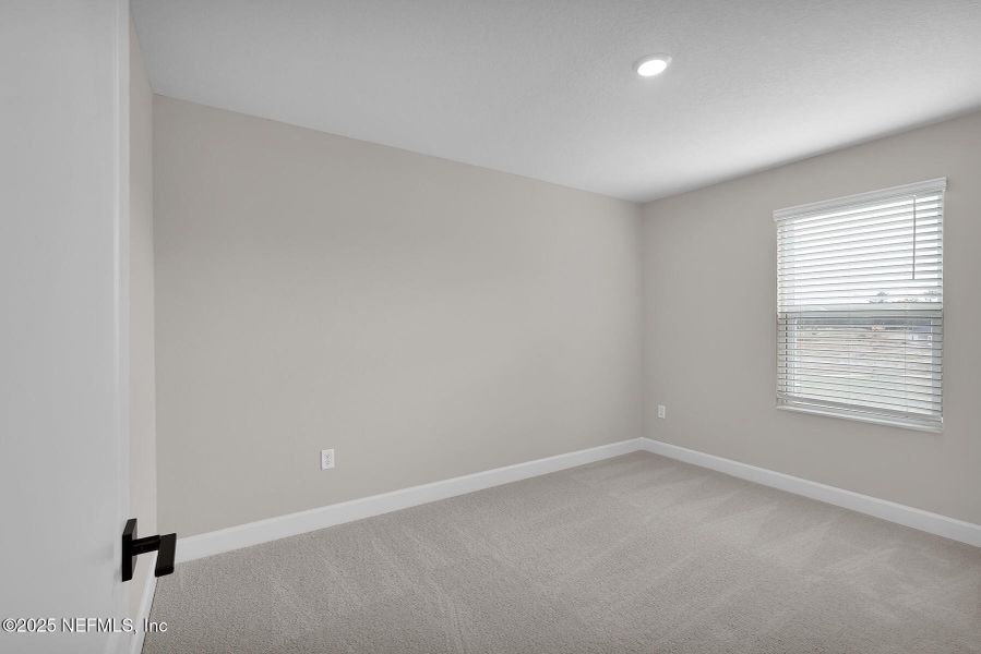 Spacious, unfurnished interior of a new home in Jennings Farm, Middleburg (Image 16).