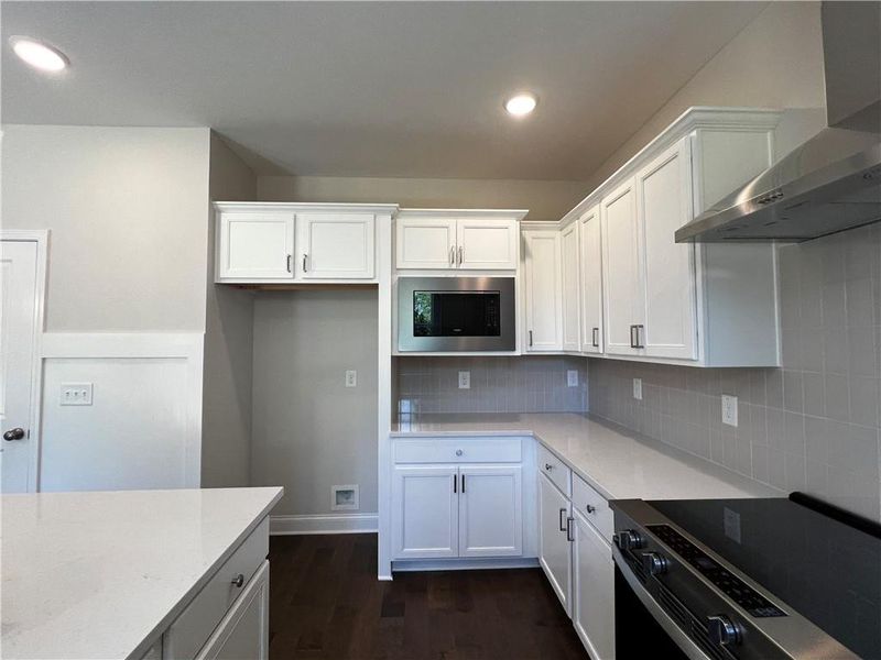 Furnished interior view inside a new home in Hickory Heights, Acworth (Image 11).