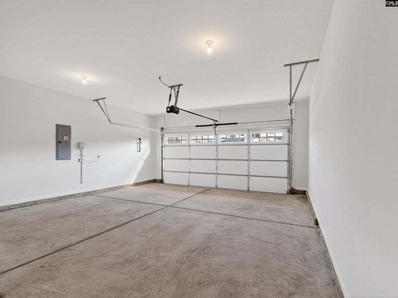 Spacious, unfurnished interior of a new home in Collins Cove, Chapin (Image 40).