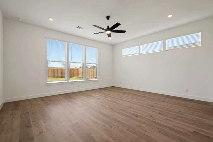 Spacious, unfurnished interior of a new home in Hallimore Ranch, Rosenberg (Image 22). Spacious, unfurnished interior of a new home in Hallimore Ranch, Rosenberg (Image 22).