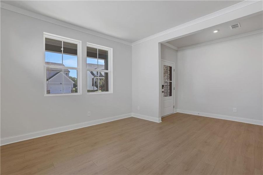 Spacious, unfurnished interior of a new home in Cambridge at Steels Bridge, Canton (Image 12).