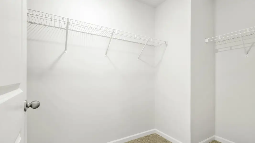 Spacious, unfurnished interior of a new home in Cambridge Park, Mebane (Image 14).