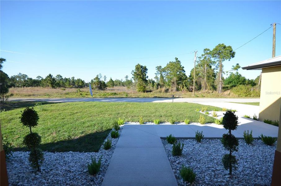 Exterior details and patio area of a home in , Lehigh Acres (Image 4).