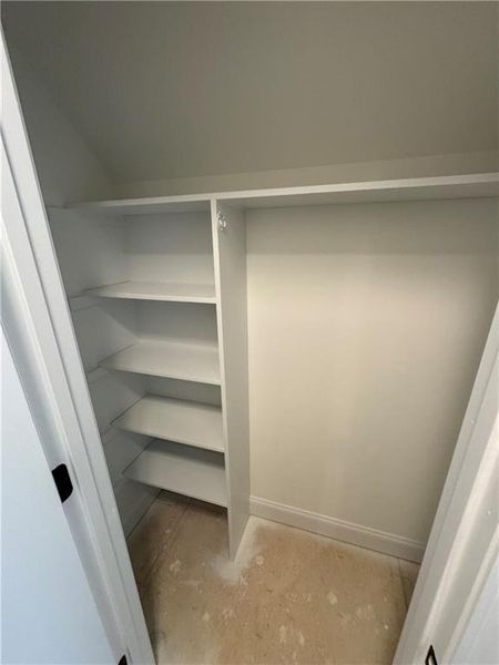 Spacious, unfurnished interior of a new home in , Franklin Springs (Image 12).