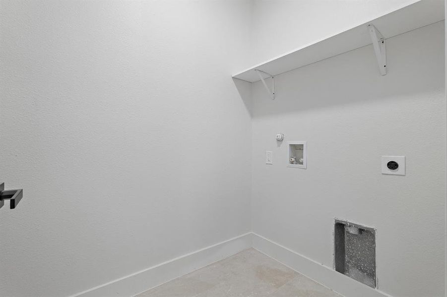 Spacious, unfurnished interior of a new home in , Rowlett (Image 21).