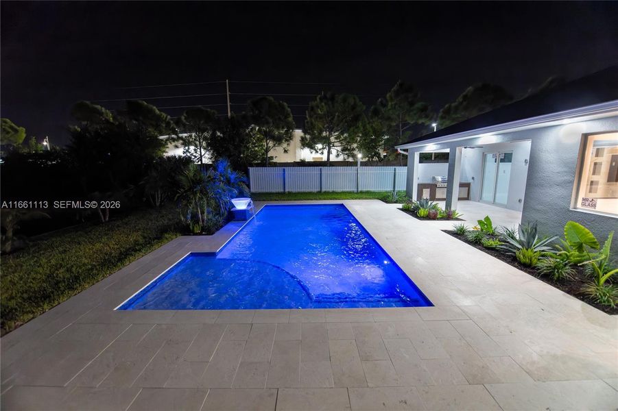 Exterior details and patio area of a home in , Cape Coral (Image 33).