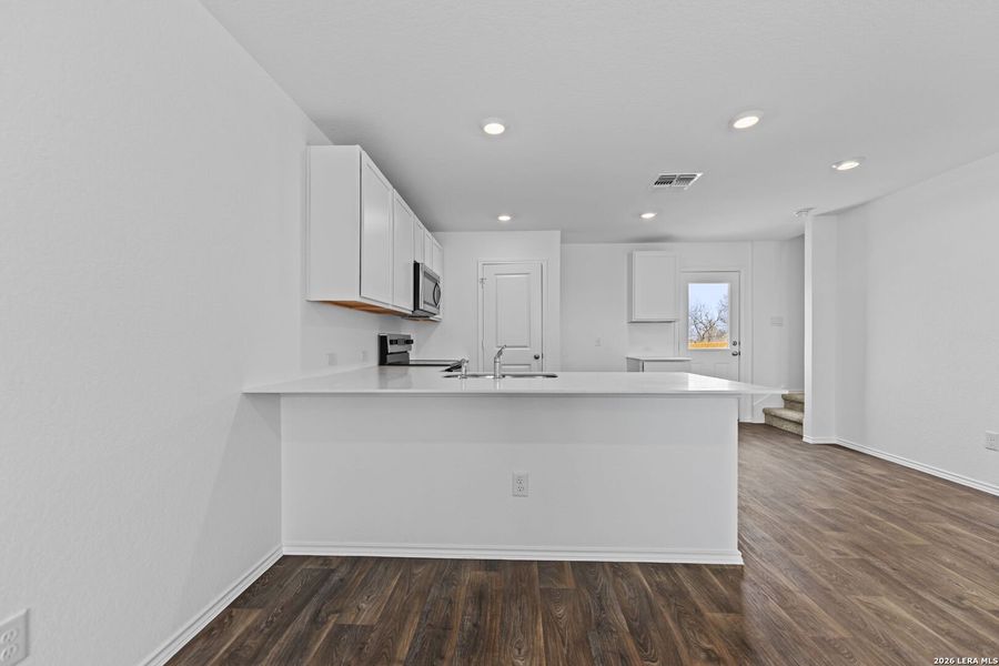 Furnished interior view inside a new home in Sonora, San Antonio (Image 4).