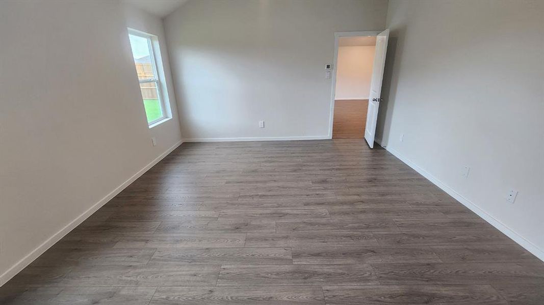 Spacious, unfurnished interior of a new home in Waverly Estates, Josephine (Image 9).