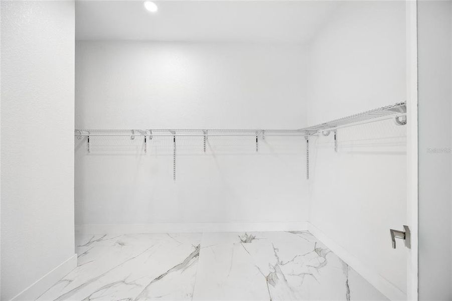 Spacious, unfurnished interior of a new home in , Orlando (Image 15).