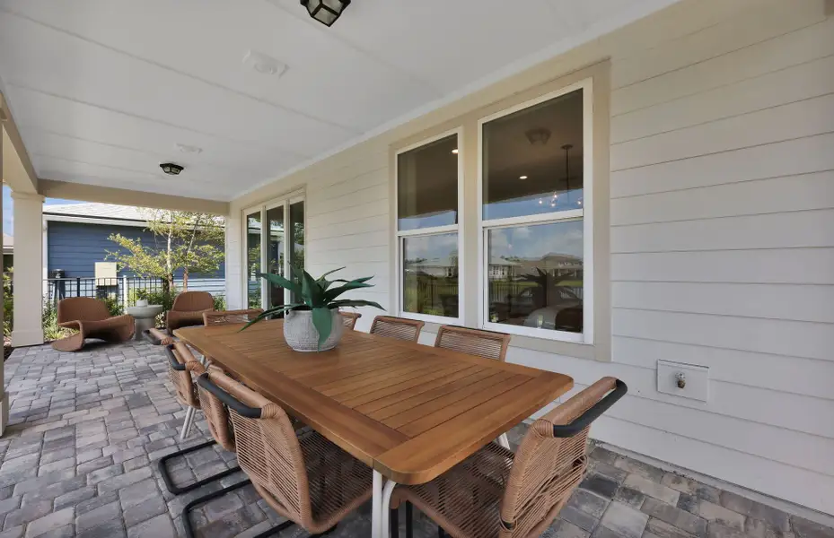 Representative exterior details of a home built from the Contour by Pulte Homes in Seminole Palms, Palm Coast (Image 3).