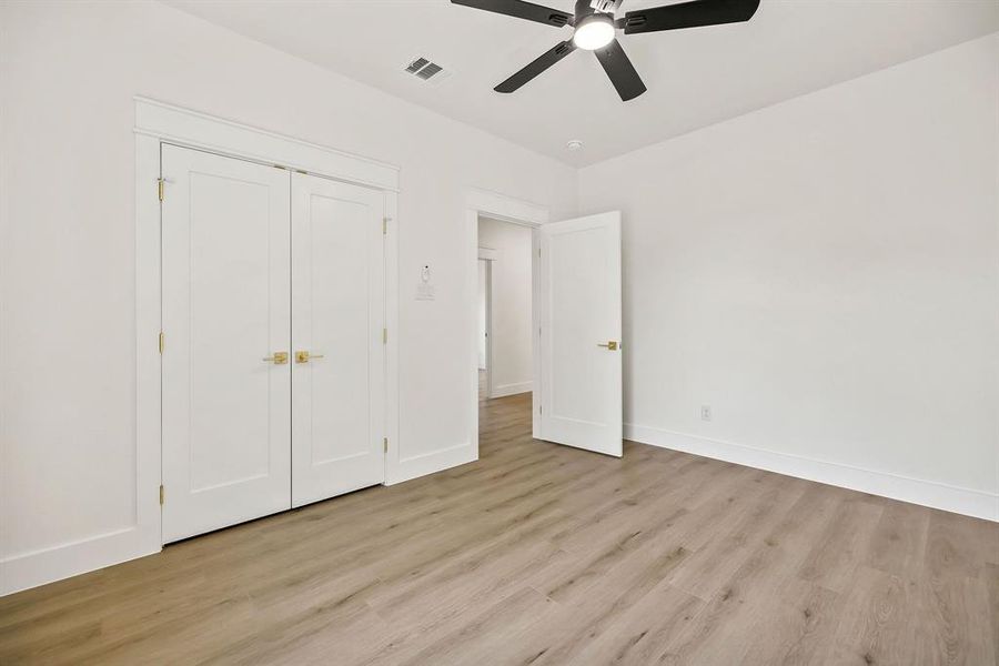 Spacious, unfurnished interior of a new home in , Sansom Park (Image 14).