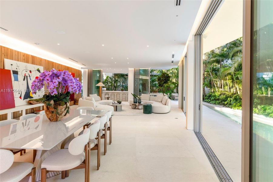 Community amenities in , Miami (Image 54).