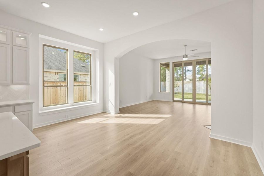 Spacious, unfurnished interior of a new home in Kresston: 55ft. lots, Magnolia (Image 23).