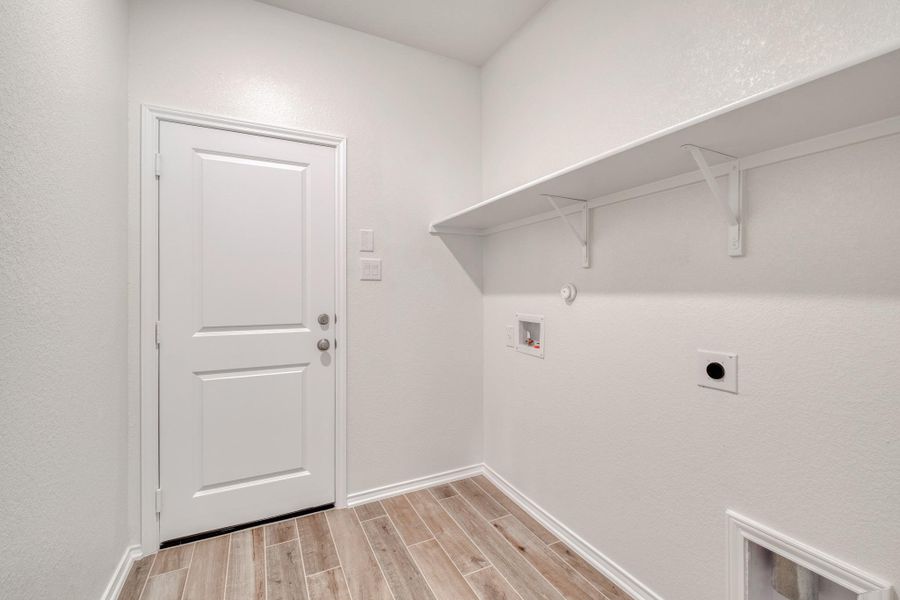 Spacious, unfurnished interior of a new home in River Bluff, Leander (Image 15). Spacious, unfurnished interior of a new home in River Bluff, Leander (Image 15).