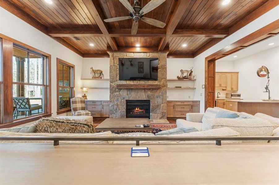 Image 81 of a home in .