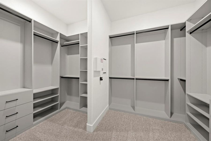37. 160 Waterview - Closet