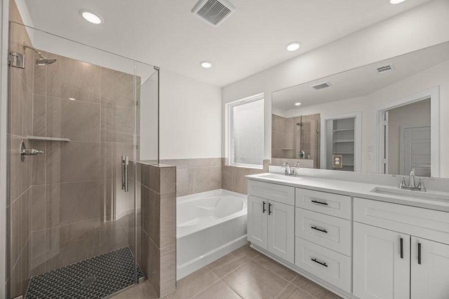 Furnished interior view inside a new home in Ashland, Angleton (Image 9).