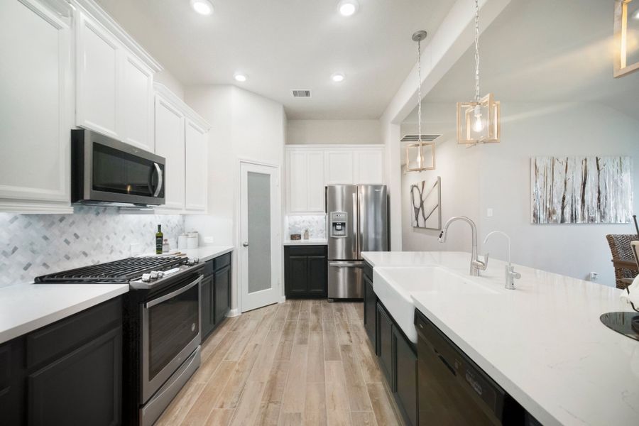 Representative furnished interior of a home built from the Maxwell by Beazer Homes in Copia Pines, Montgomery (Image 4).