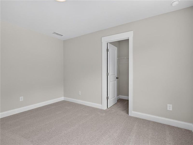 Spacious, unfurnished interior of a new home in , Dallas (Image 20).