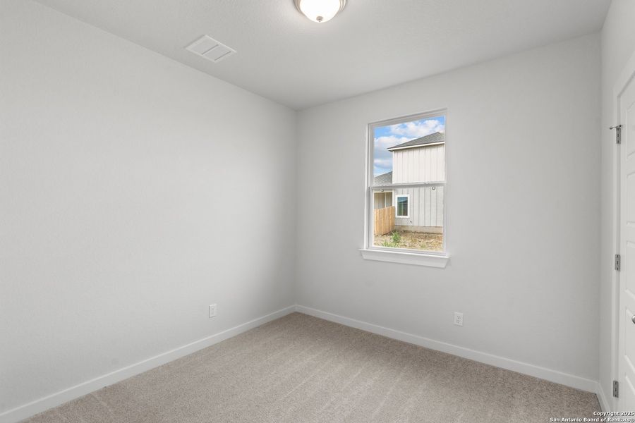Spacious, unfurnished interior of a new home in Highland Ridge, New Braunfels (Image 13). Spacious, unfurnished interior of a new home in Highland Ridge, New Braunfels (Image 13).