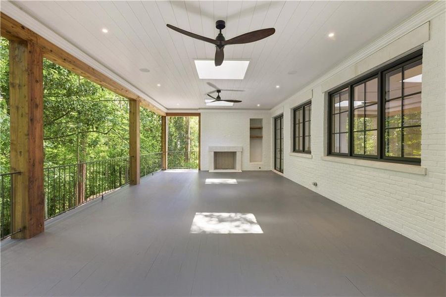 Image 68 of a home in .
